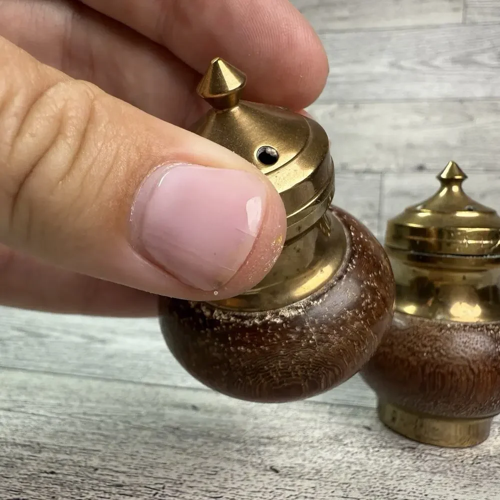 VINTAGE BRASS & WOOD TABLE SALT AND PEPPER SHAKERS Small Size‎ Taiwan Made